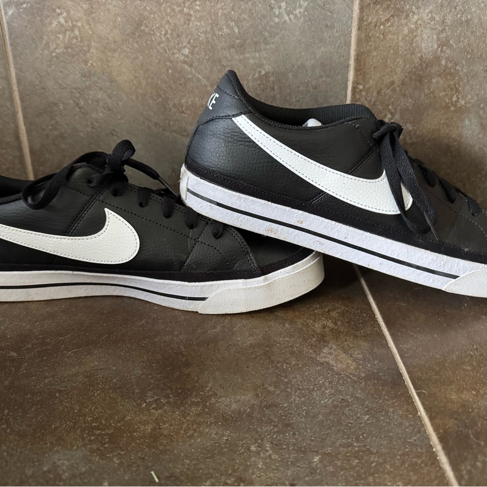 Nike Black and White Classic Sneakers size 10.5